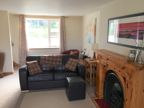 Spacious living room